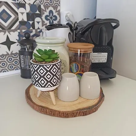 M&m Small House Apartment *