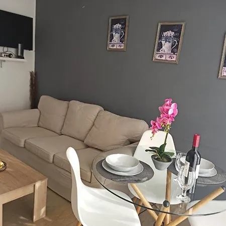 M&m Small House Apartment Rhodes City